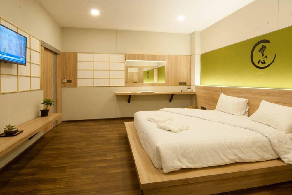 The Zenith Residence Hotel Nakhonratchasima Exterior foto