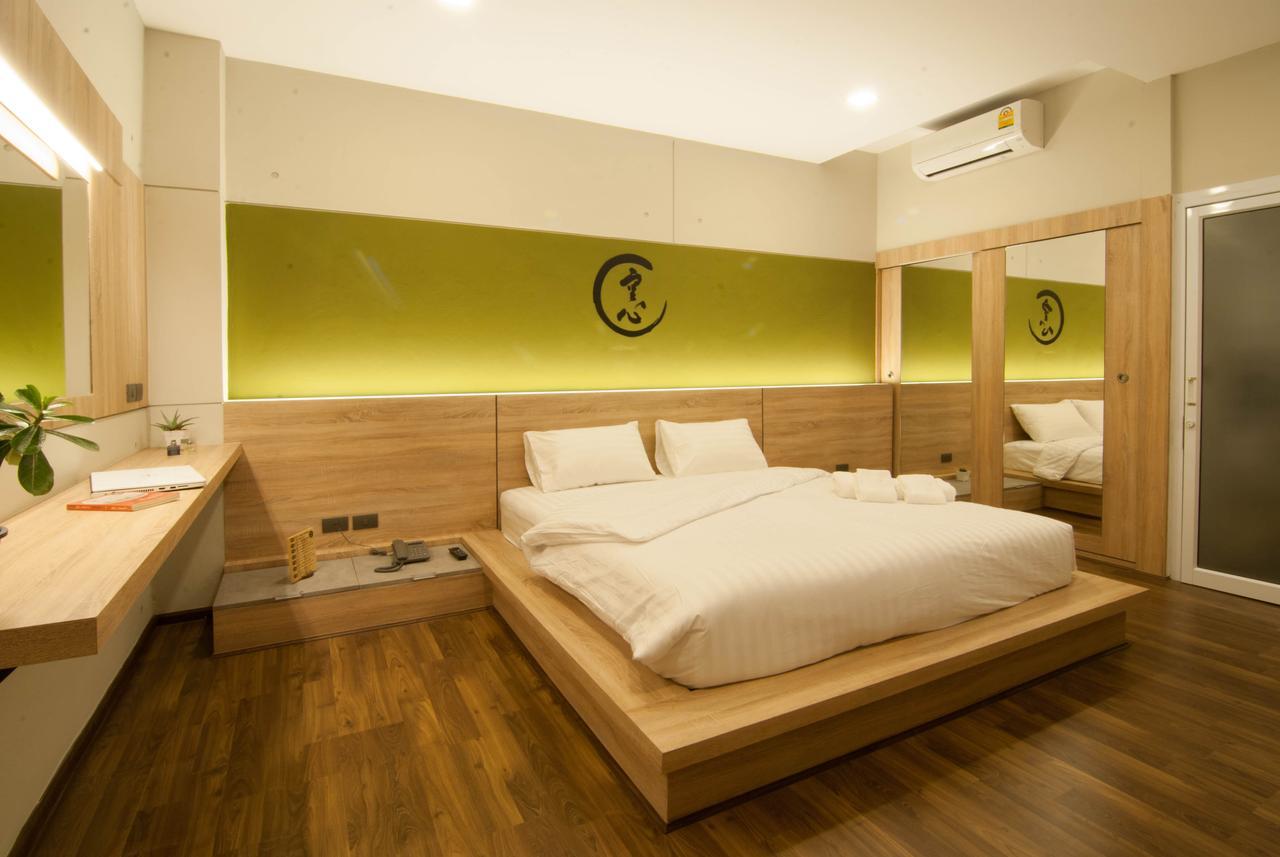 The Zenith Residence Hotel Nakhonratchasima Quarto foto
