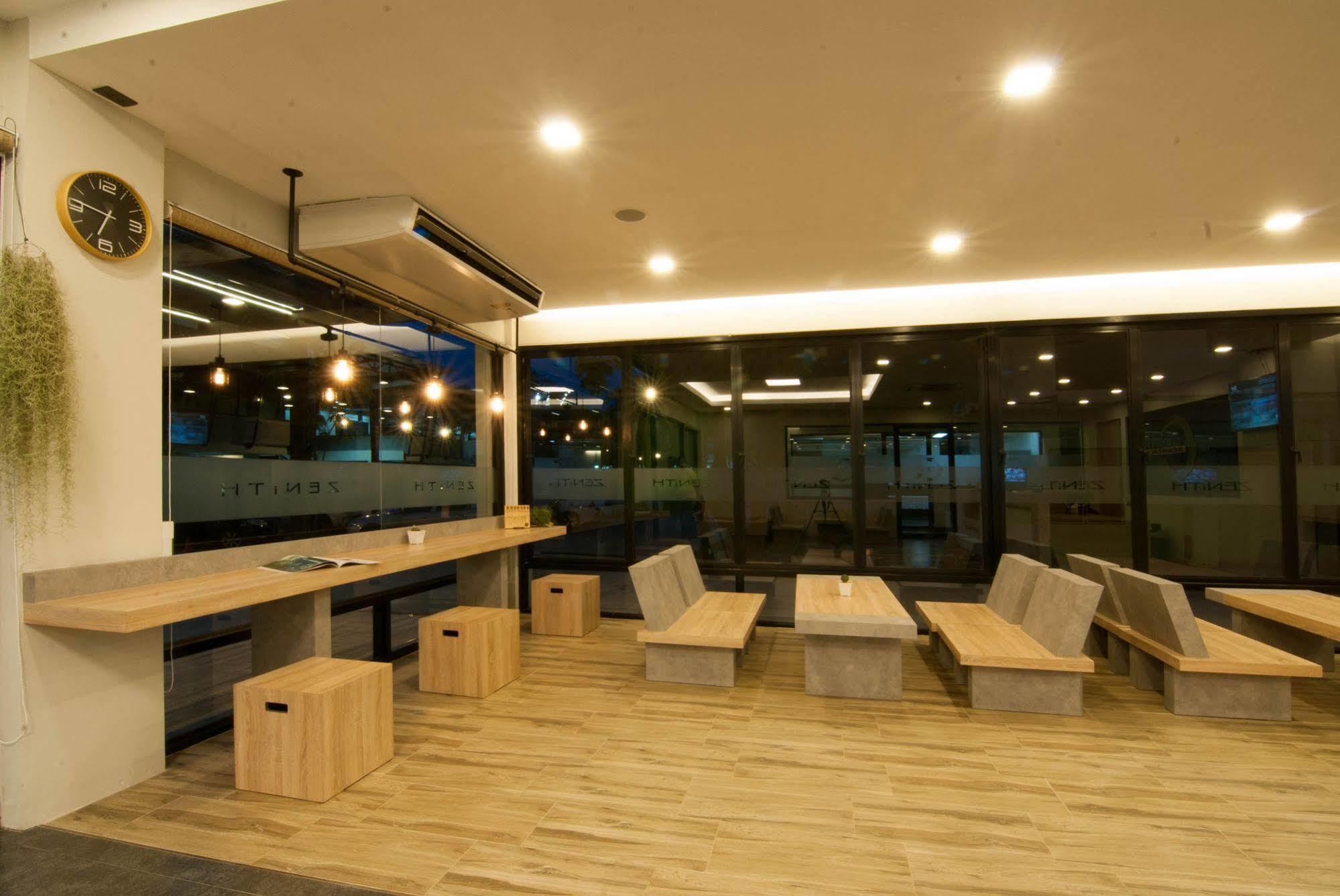 The Zenith Residence Hotel Nakhonratchasima Exterior foto