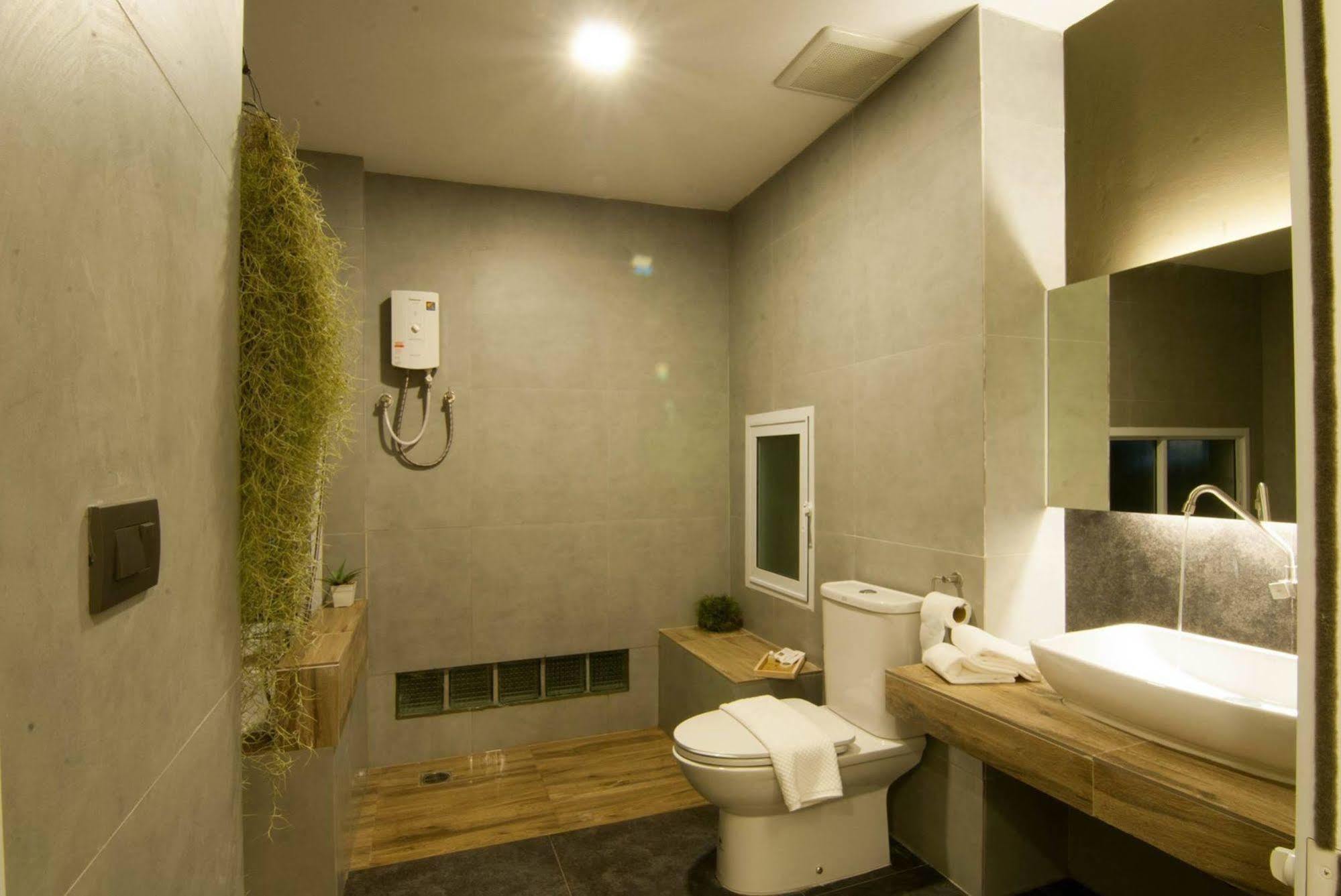 The Zenith Residence Hotel Nakhonratchasima Exterior foto